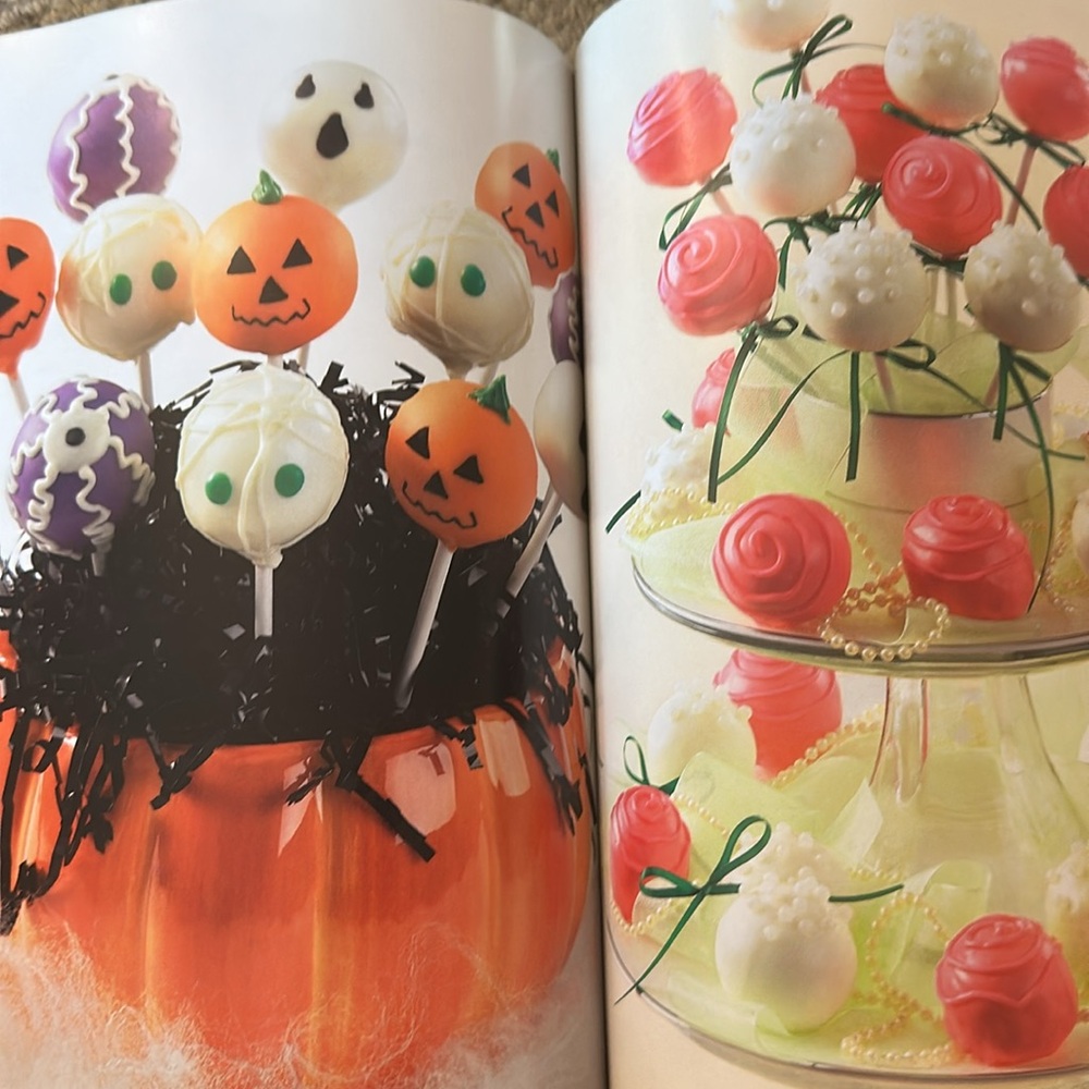 Cake Pop Maker Recipe Two Book Set - Picture 6 of 11